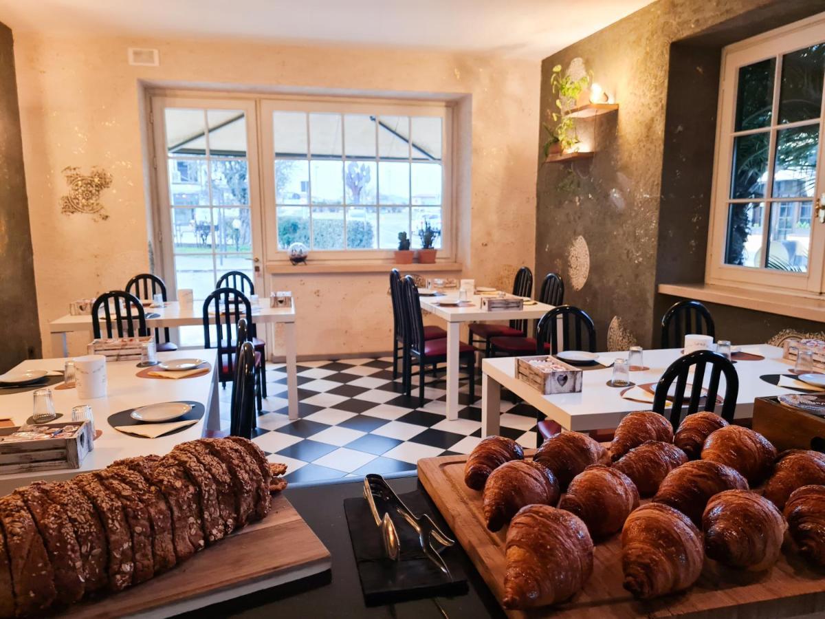 Albergo B&B Tenesi مانربا ديل جاردا المظهر الخارجي الصورة