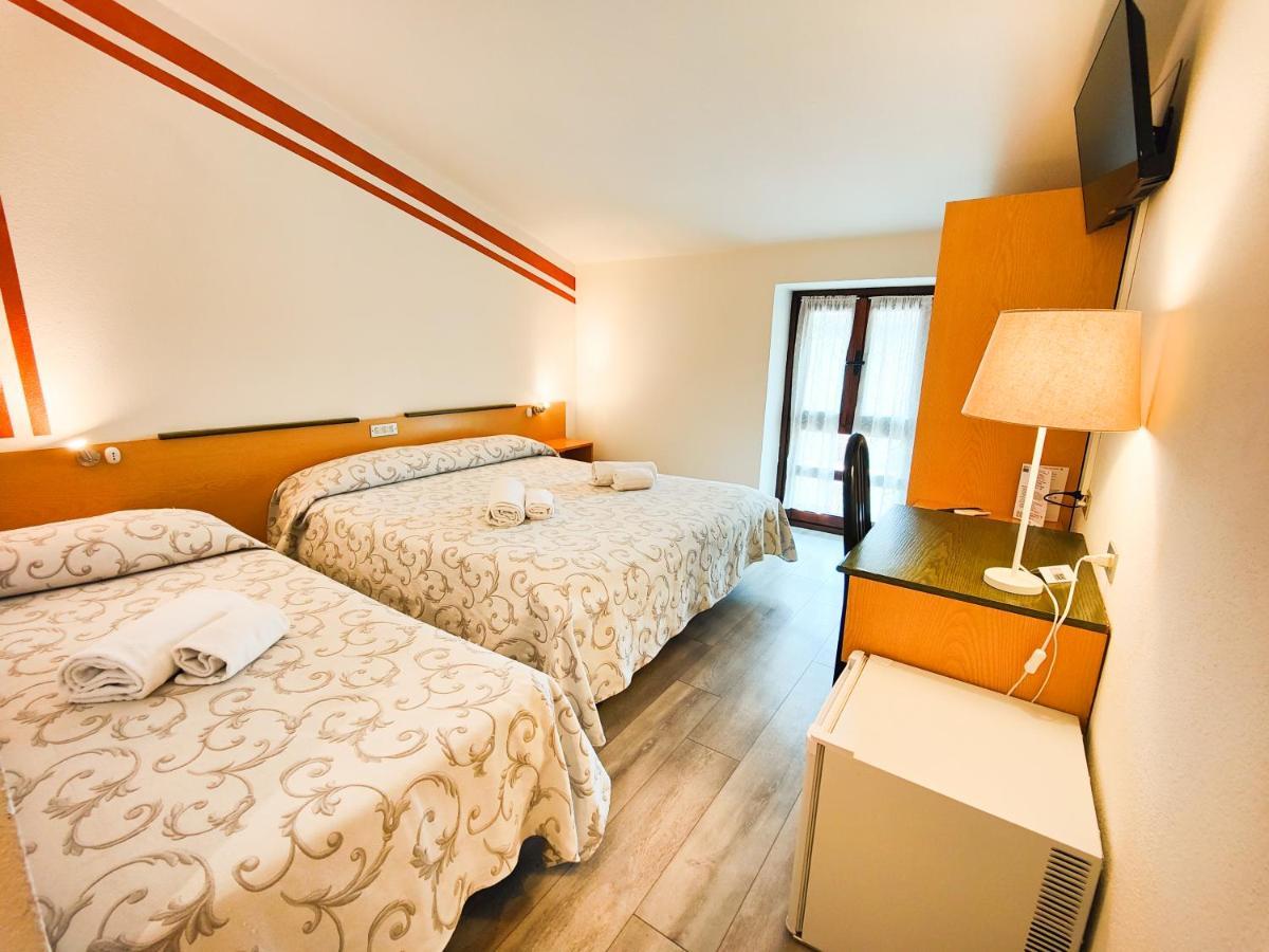 Albergo B&B Tenesi مانربا ديل جاردا المظهر الخارجي الصورة
