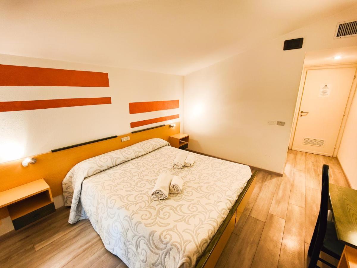 Albergo B&B Tenesi مانربا ديل جاردا المظهر الخارجي الصورة