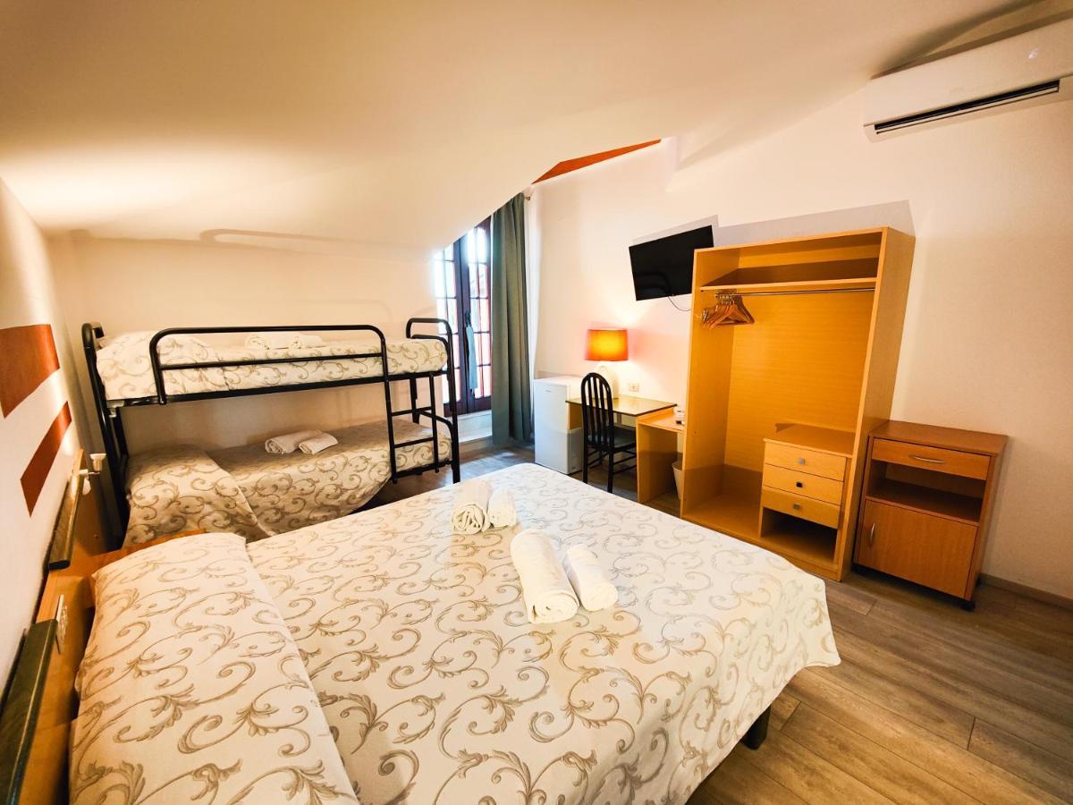 Albergo B&B Tenesi مانربا ديل جاردا المظهر الخارجي الصورة